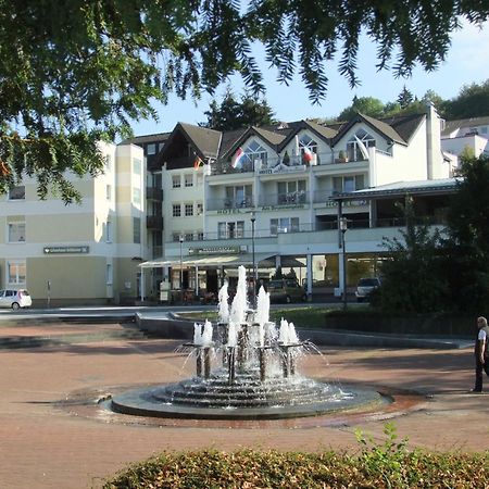 Hotel Garni Am Brunnenplatz Герольштайн Экстерьер фото