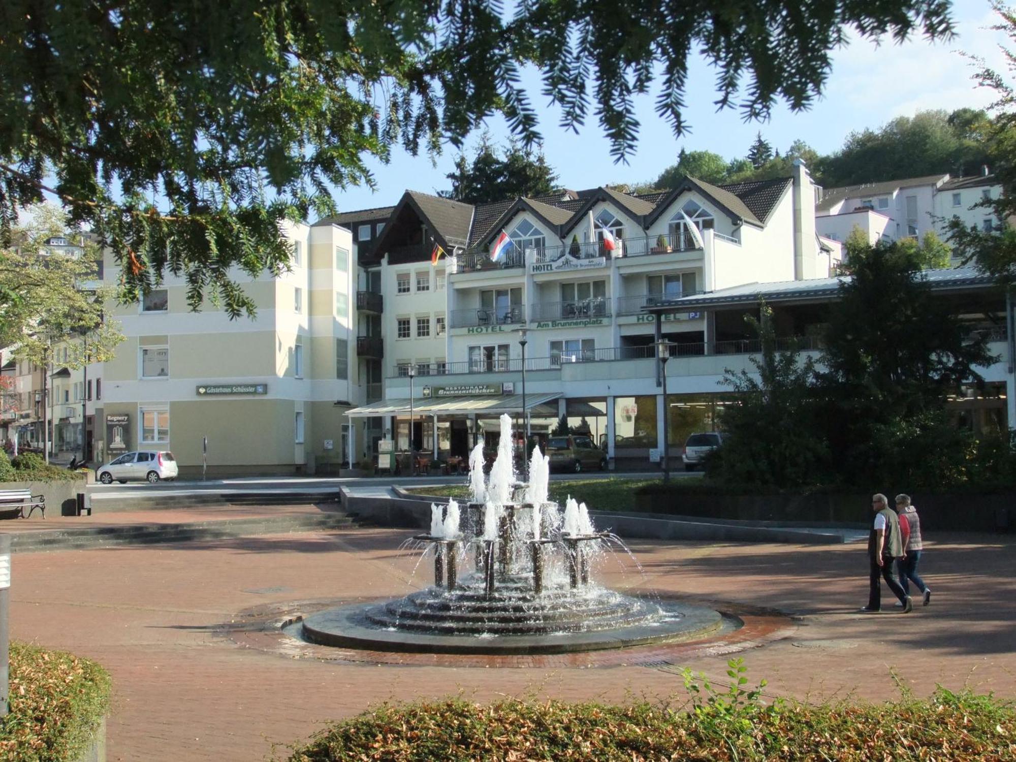 Hotel Garni Am Brunnenplatz Герольштайн Экстерьер фото