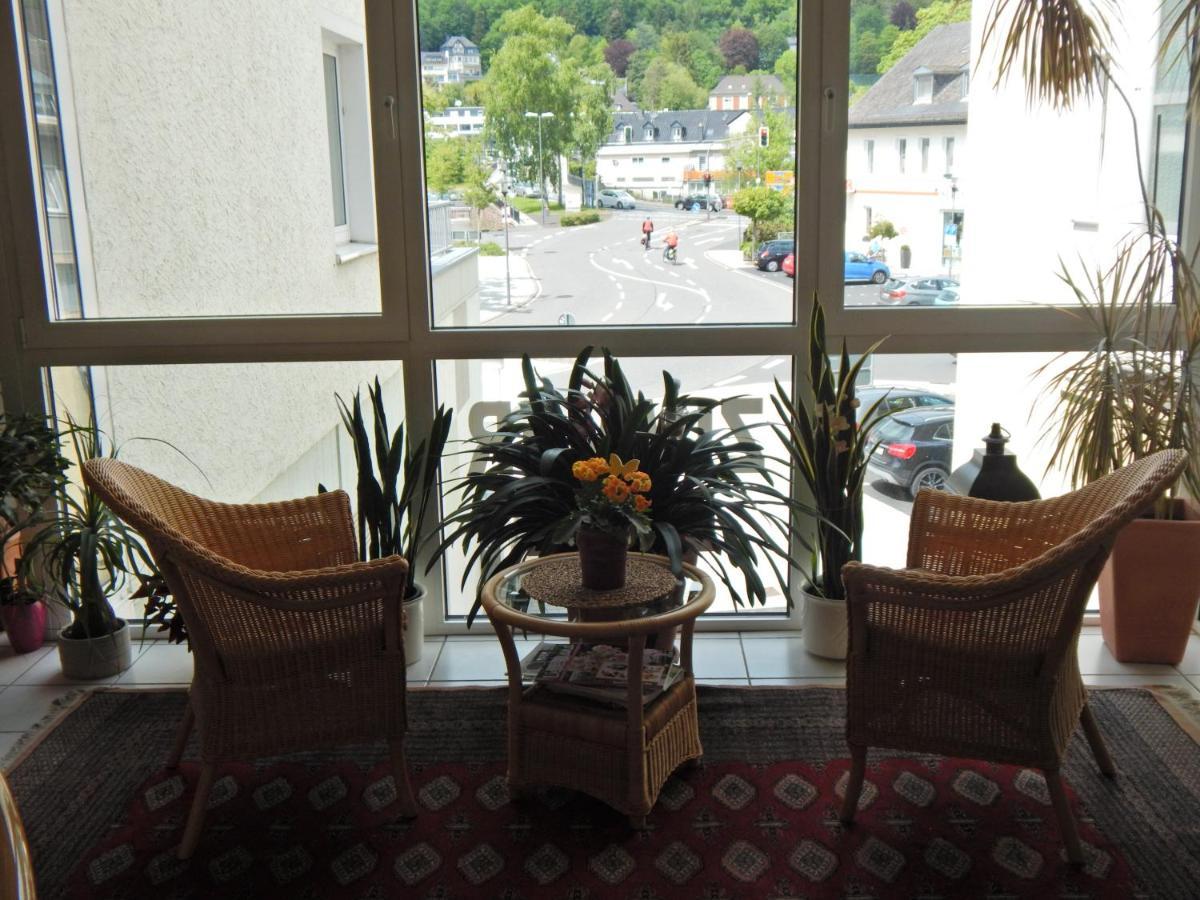 Hotel Garni Am Brunnenplatz Герольштайн Экстерьер фото